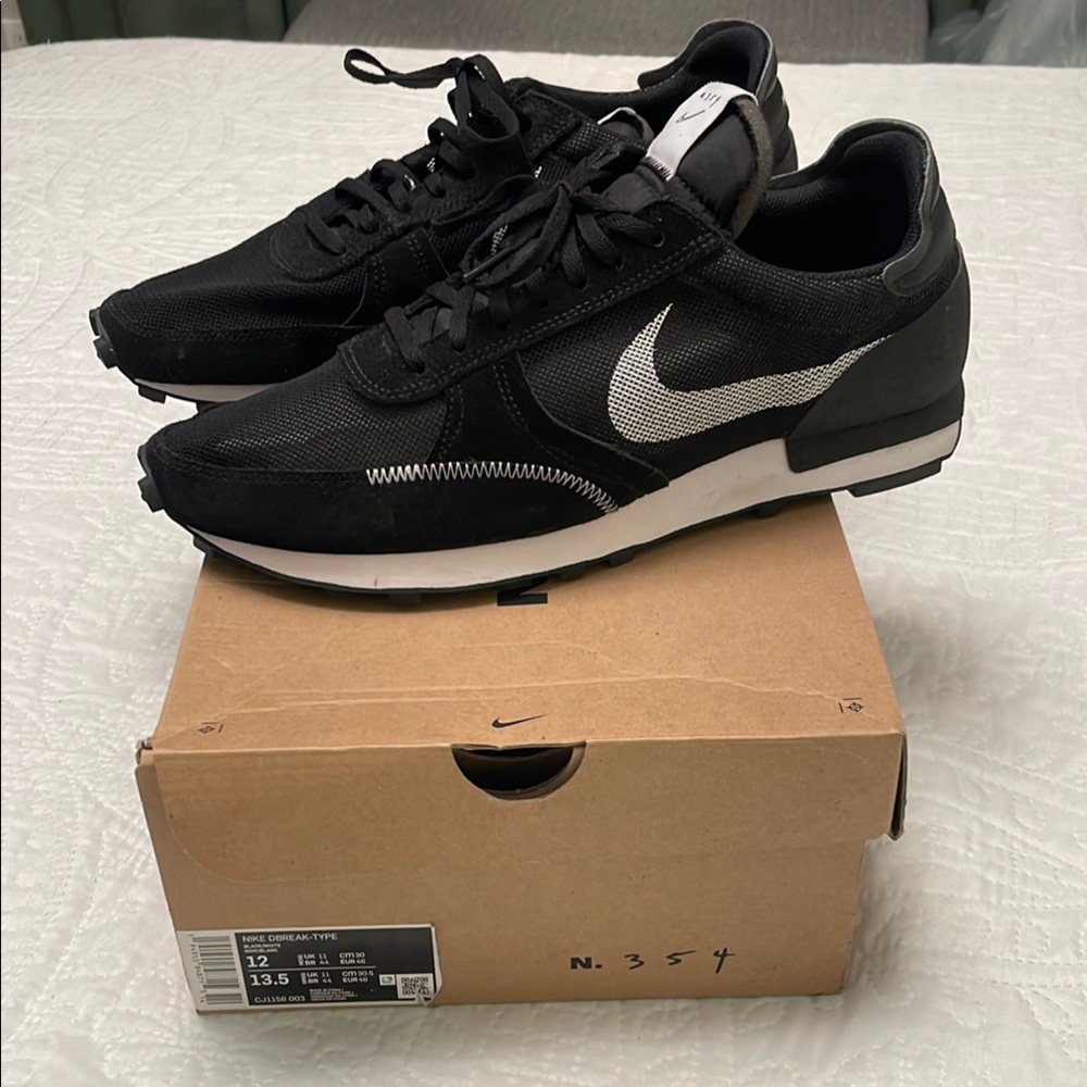 Like New with Box Nike Men’s Dbreak Black & White Running Athletic Shoes Size 12